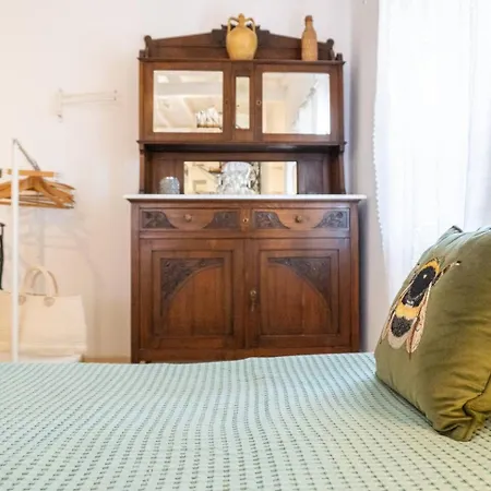 Casa vacanze Nina's Traditional House By Estia *