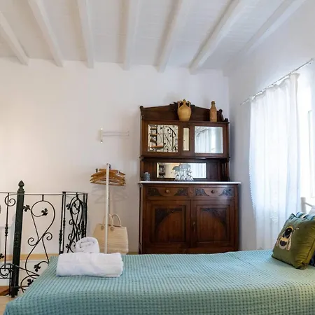 Casa vacanze Nina's Traditional House By Estia *